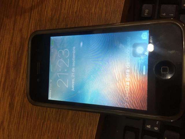 iPhone 4s 16GB iPhone 4s 16GB