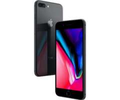 iPhone 8 Plus 256 Gb con Case 9.7&#x2f;10